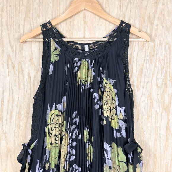 Free People Floral Pleated Dress Black Lace Trim - Picture 2 of 12